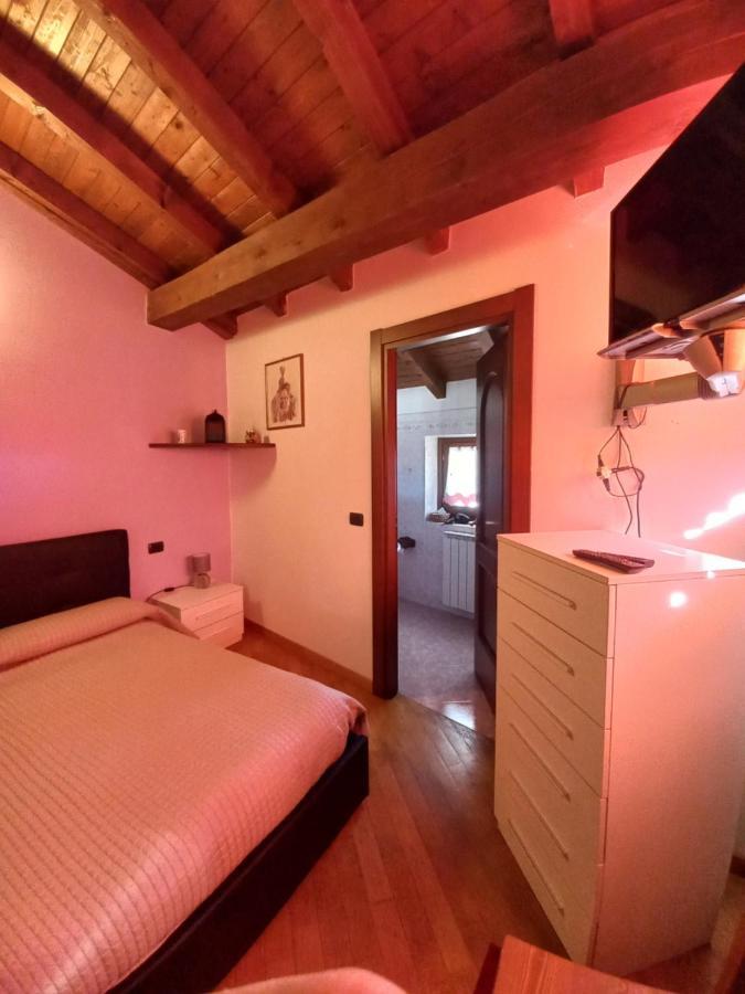 Casa Vacanza Da Ghislin เตโญ ภายนอก รูปภาพ